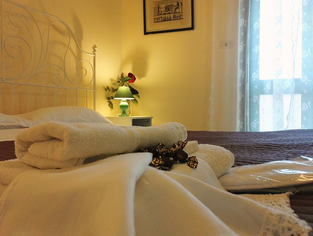 La Casa Di Chicca Apartment เลชเช ภายนอก รูปภาพ